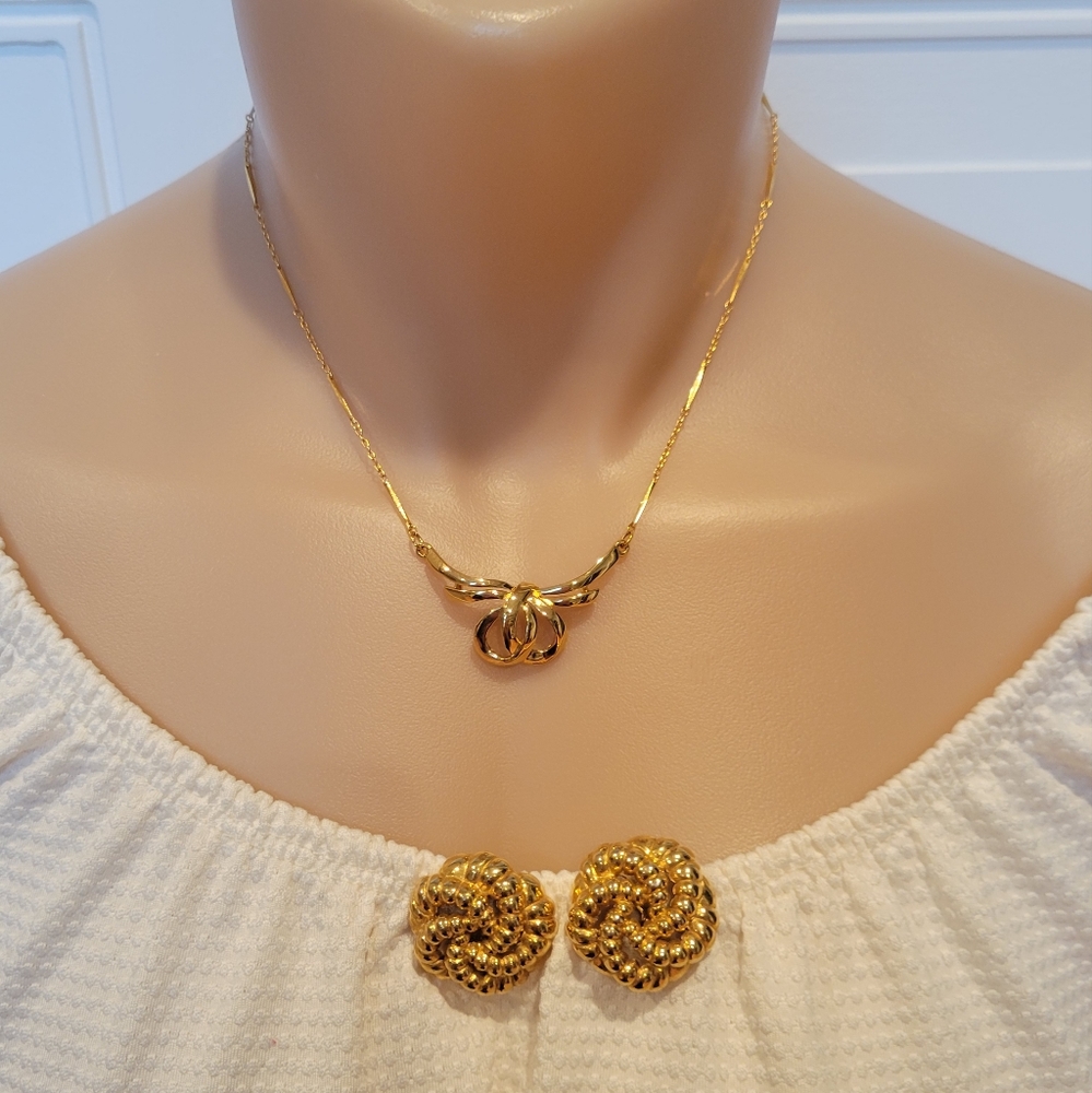 Vintage Gold Modern Trifari Necklace Earrings Lot